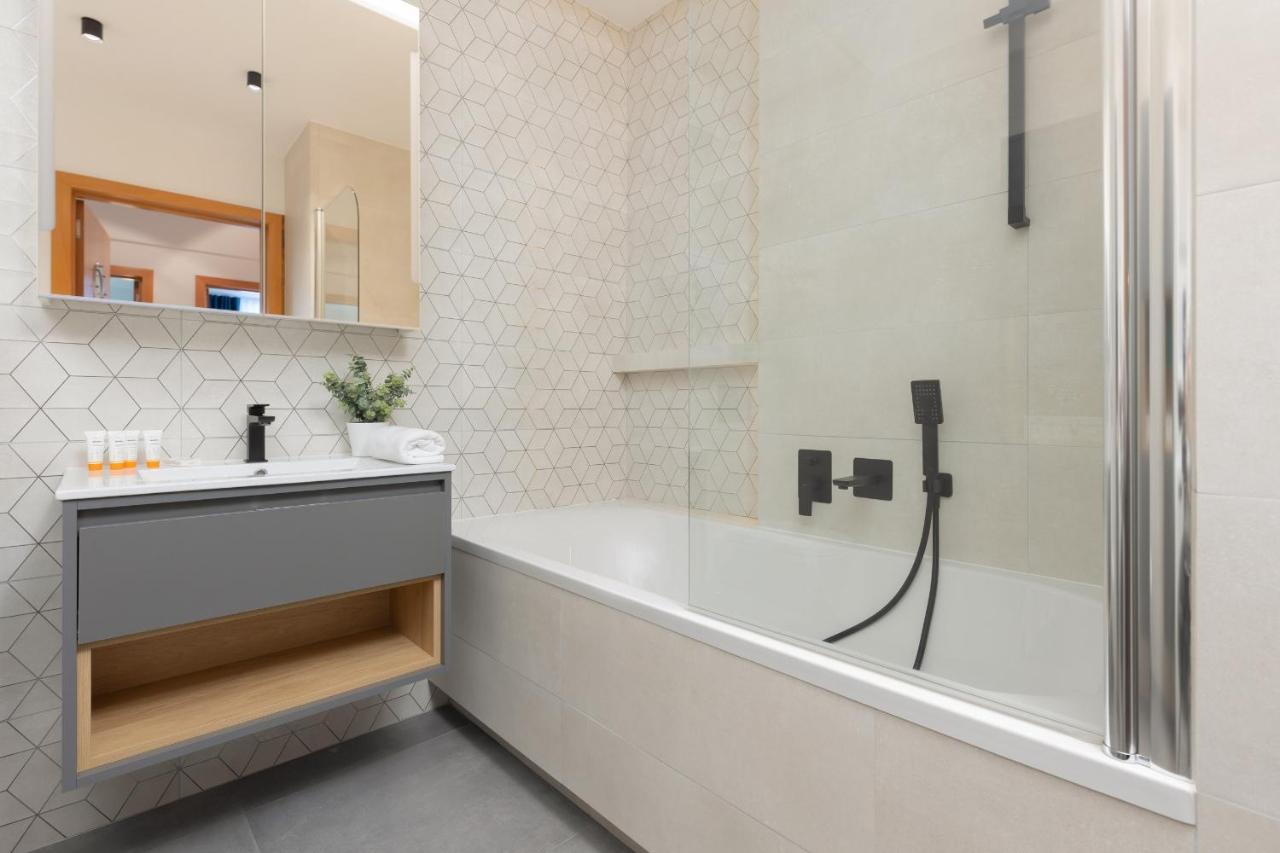 Beautiful & Spacious Warsaw Apartment By Noclegi Renters エクステリア 写真
